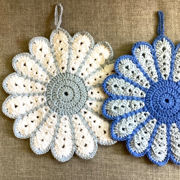 Crochet Floral Potholders Set Of 2 Cotton Blue White Daisy NWT Handcrafted In US - Picture 7 of 7